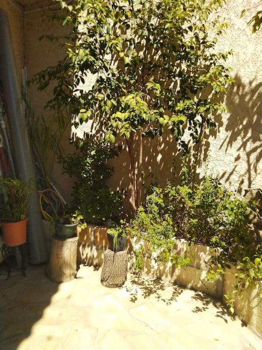 Studio Ideal Pour Deux Voyageurs Sur Marsella Exterior foto