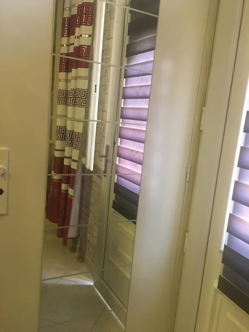 Studio Ideal Pour Deux Voyageurs Sur Marsella Exterior foto