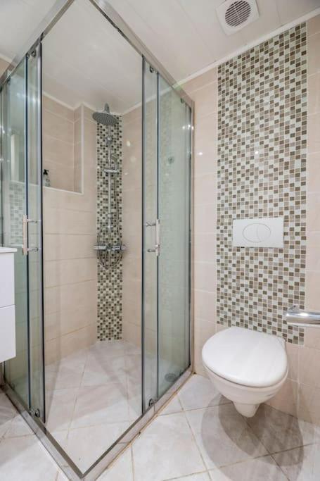 Studio Ideal Pour Deux Voyageurs Sur Marsella Exterior foto