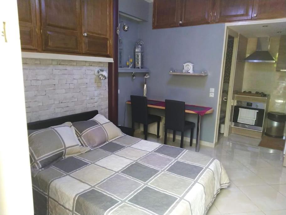 Studio Ideal Pour Deux Voyageurs Sur Marsella Exterior foto