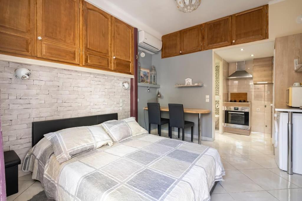 Studio Ideal Pour Deux Voyageurs Sur Marsella Exterior foto