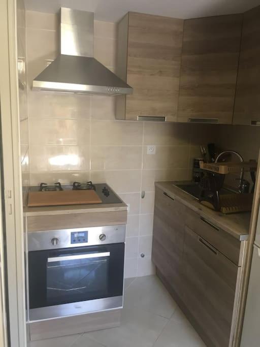 Studio Ideal Pour Deux Voyageurs Sur Marsella Exterior foto