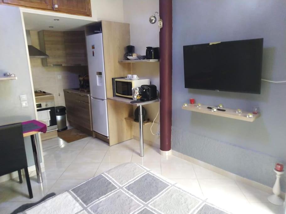 Studio Ideal Pour Deux Voyageurs Sur Marsella Exterior foto